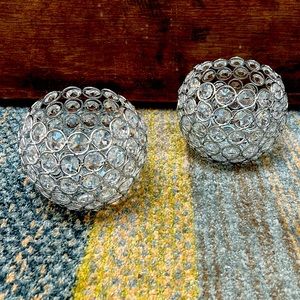 Crystal-like vanity light fixtures